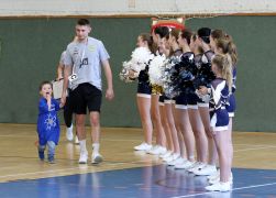 Charity Spieltag HBV Jena 90 Schlaegt Weimar 08